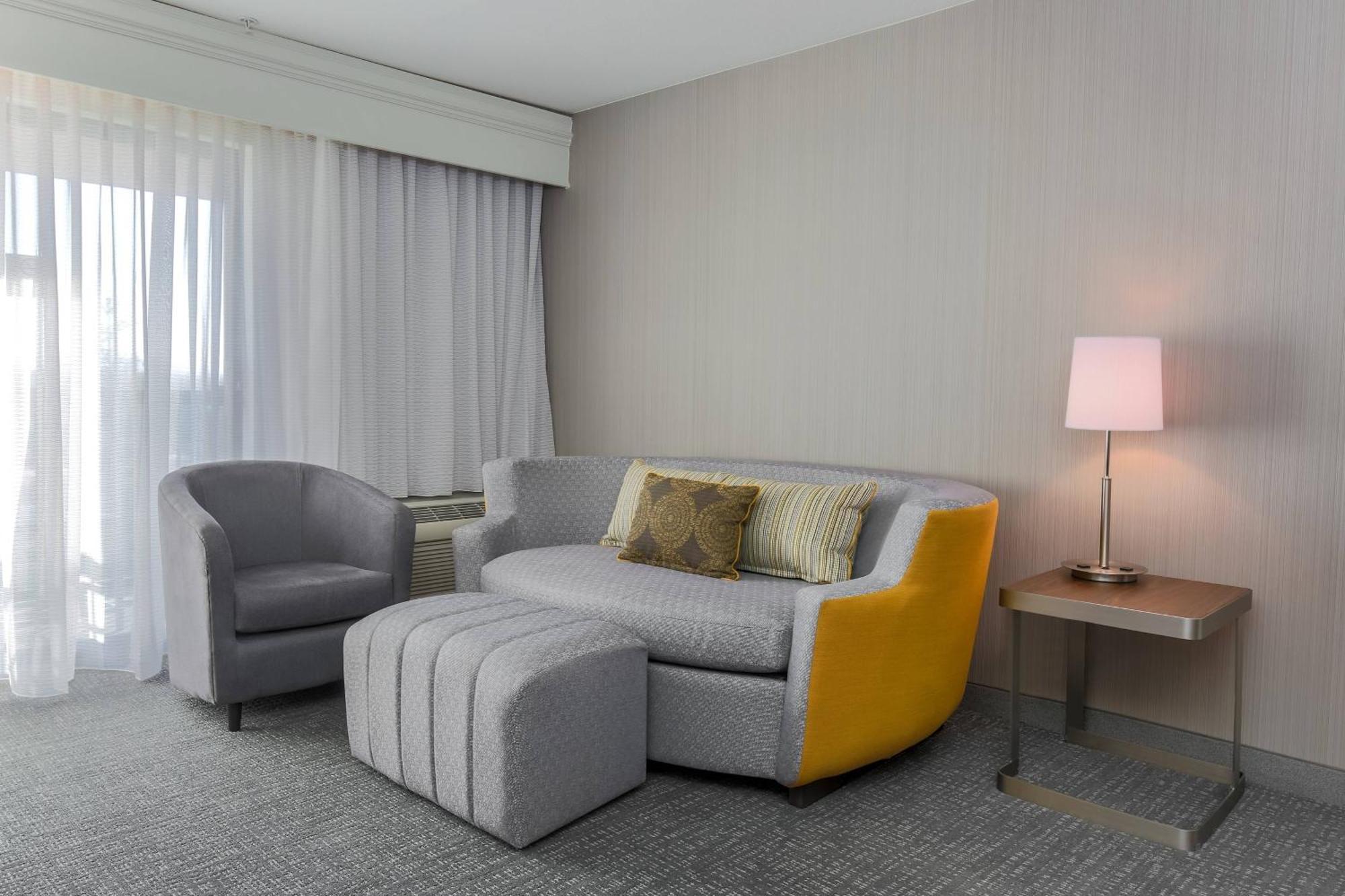 คอร์ตยาร์ด โรสวิลล์ แกลเลอเรีย มอลล์/ครีกไซด์ ริดจ์ ไดรฟ์ Hotel ภายนอก รูปภาพ