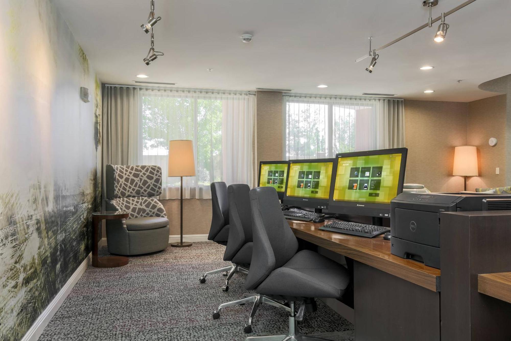 คอร์ตยาร์ด โรสวิลล์ แกลเลอเรีย มอลล์/ครีกไซด์ ริดจ์ ไดรฟ์ Hotel ภายนอก รูปภาพ